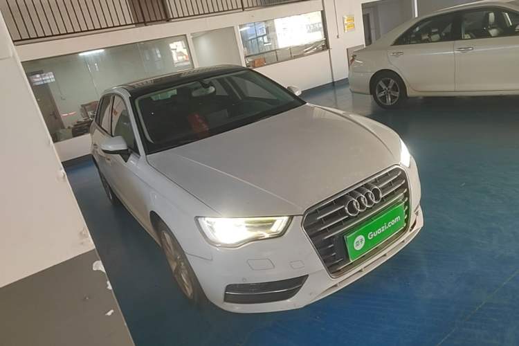 Used Audi A3 2014 Sportback 35 TFSI Automatic Comfort Model Front Right 45 Deg