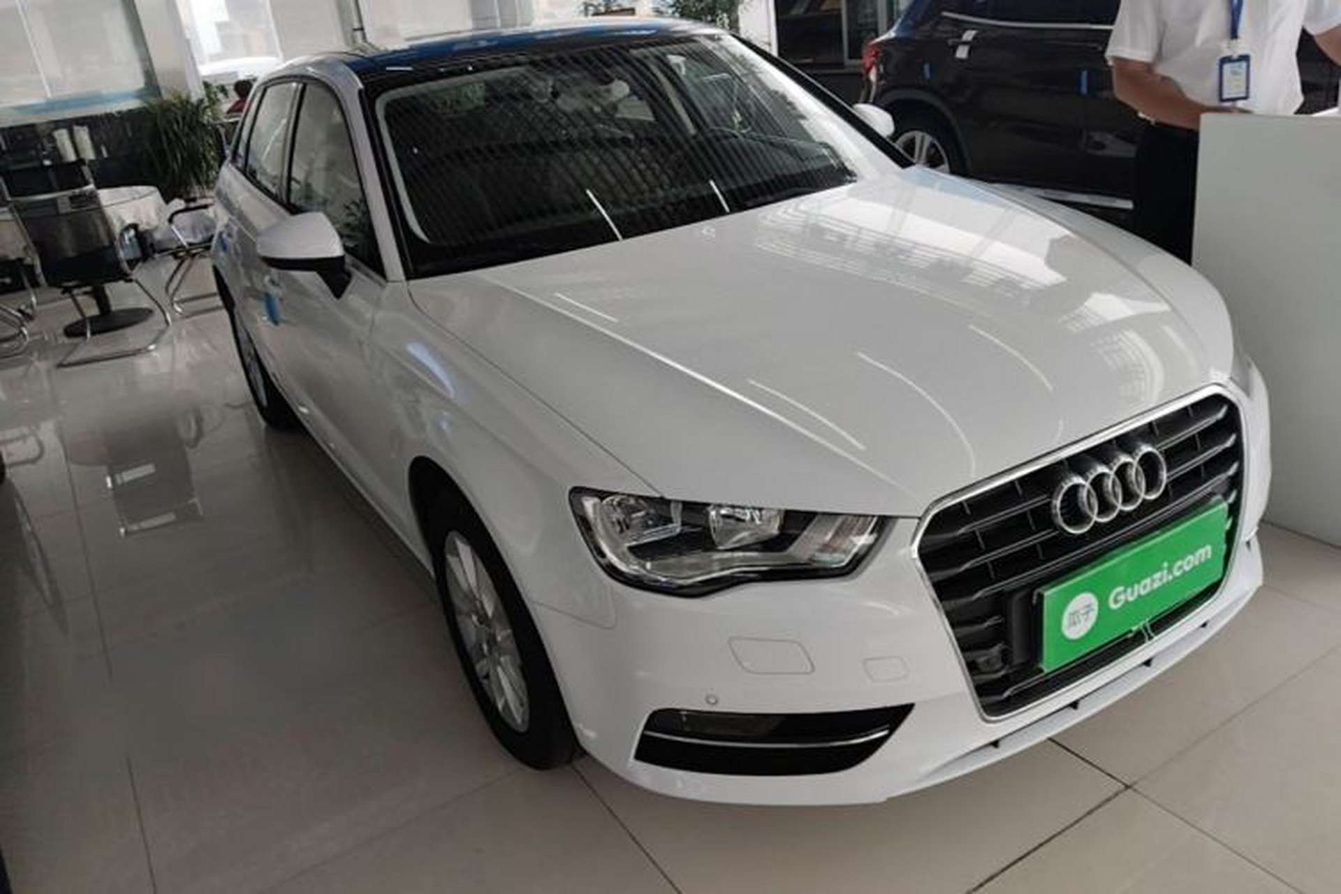 Used Audi A3 2014 Sportback 35 TFSI Automatic Style Edition Front Right 45 Deg