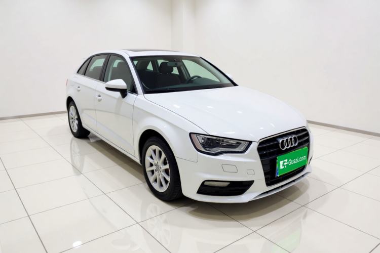 Used Audi A3 2014 Sportback 35 TFSI Automatic Ambition Edition Front Right 45 Deg