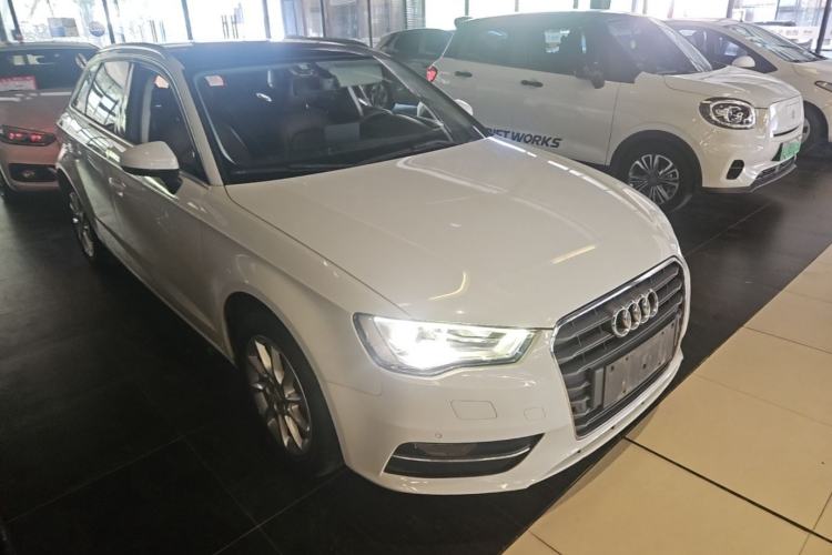 Used Audi A3 2014 Sportback 35 TFSI Automatic Style Edition Front Right 45 Deg