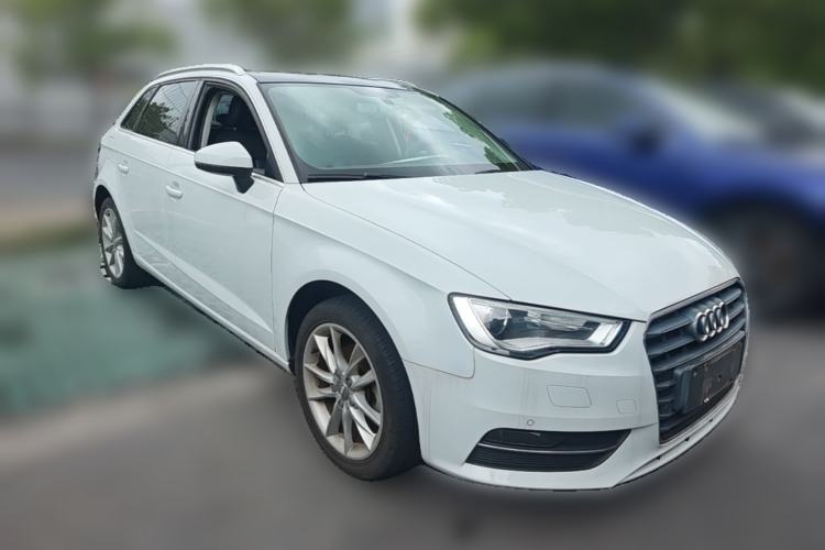 Used Audi A3 2014 Sportback 35 TFSI Automatic Comfort Model Front Right 45 Deg