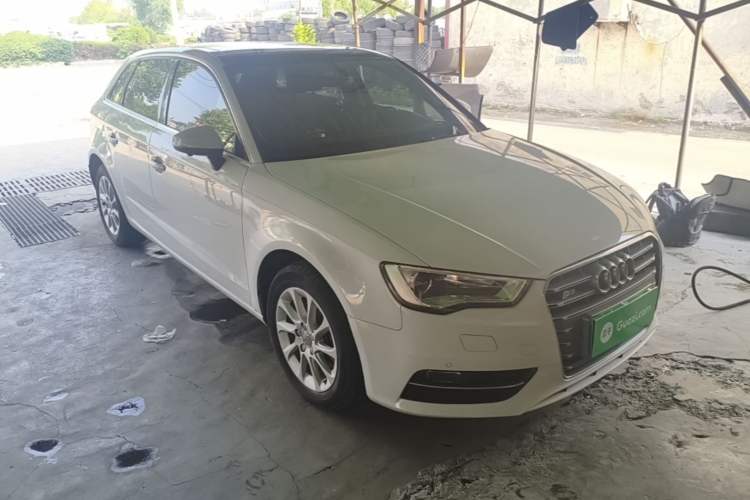 Used Audi A3 2014 Sportback 35 TFSI Automatic Style Edition Front Right 45 Deg