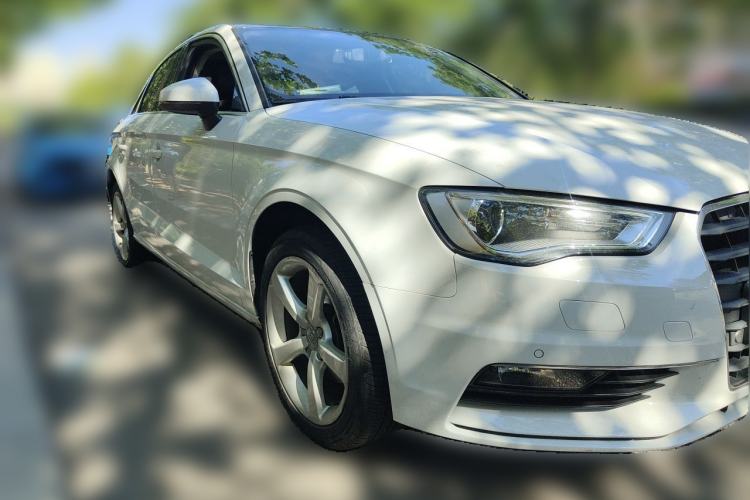 Used Audi A3 2014 Limousine 35 TFSI Automatic Comfort Model Front Right 45 Deg