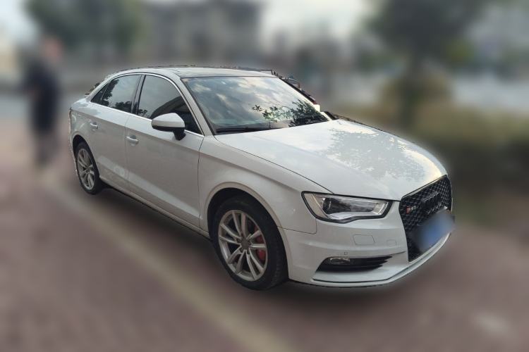 Used Audi A3 2014 Limousine 35 TFSI Automatic Comfort Model Front Right 45 Deg