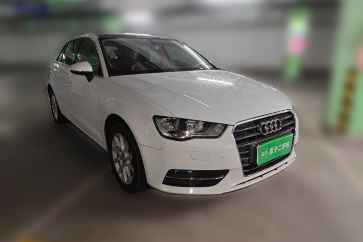 Used Audi A3 2014 Sportback 35 TFSI Automatic Style Edition Front Right 45 Deg