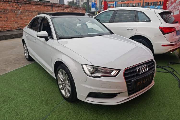 Used Audi A3 2014 Limousine 35 TFSI Automatic Comfort Model Front Right 45 Deg
