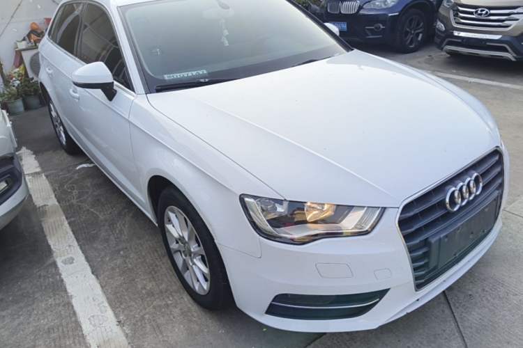 Used Audi A3 2014 Sportback 35 TFSI Automatic Ambition Edition Front Right 45 Deg