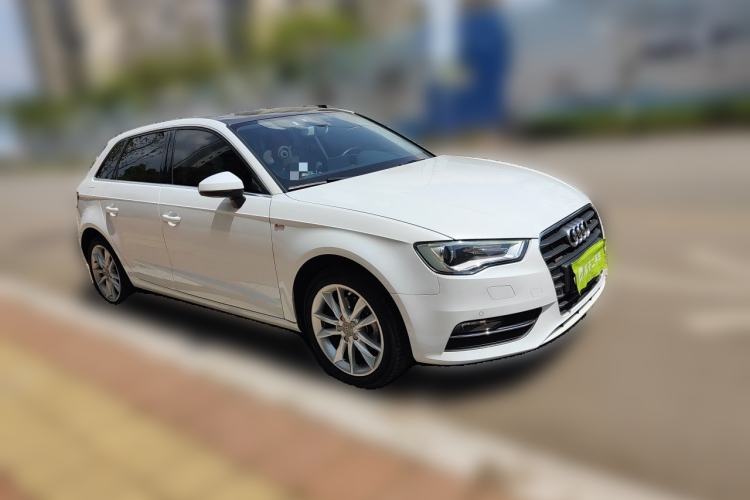 Used Audi A3 2014 Sportback 35 TFSI Automatic Comfort Model Front Right 45 Deg