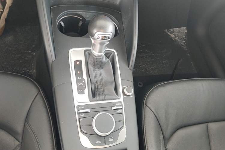 Used Audi A3 2014 Sportback 35 TFSI Automatic Comfort Model Gear Lever
