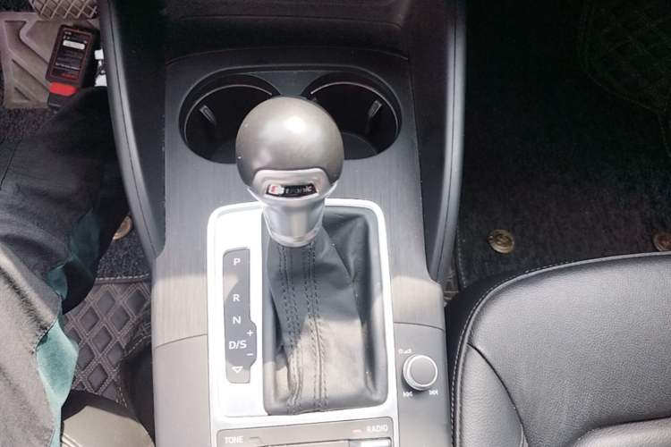 Used Audi A3 2014 Sportback 35 TFSI Automatic Comfort Model Gear Lever