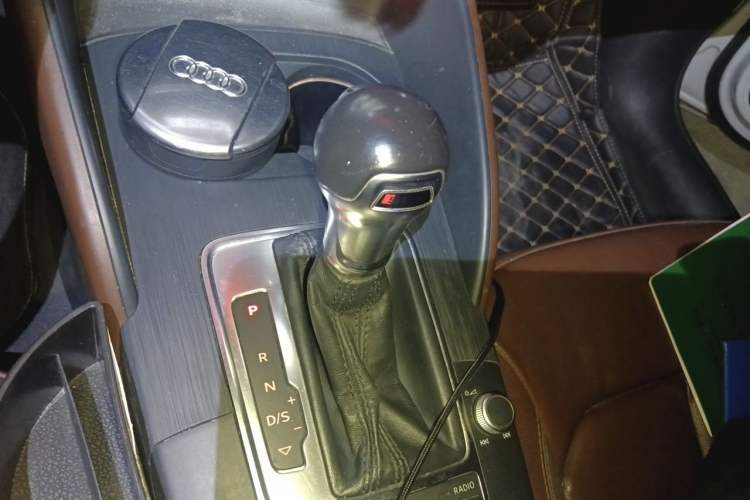 Used Audi A3 2014 Limousine 35 TFSI Automatic Comfort Model Gear Lever