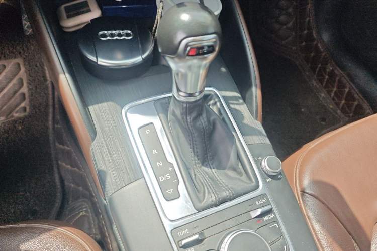 Used Audi A3 2014 Sportback 35 TFSI Automatic Comfort Model Gear Lever