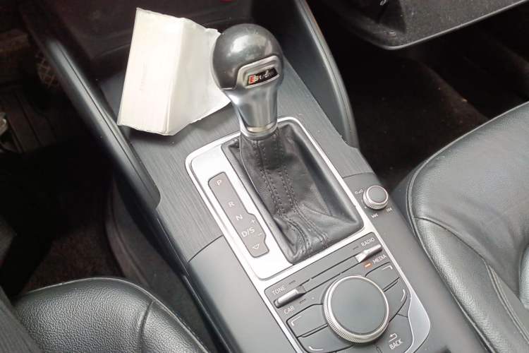 Used Audi A3 2014 Limousine 35 TFSI Automatic Comfort Model Gear Lever