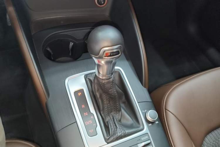 Used Audi A3 2014 Limousine 40 TFSI S line Comfort Model Gear Lever