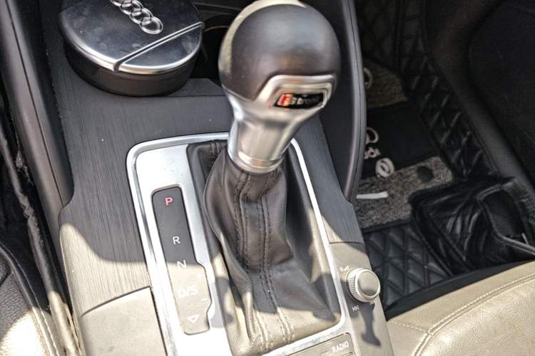 Used Audi A3 2014 Limousine 35 TFSI Automatic Comfort Model Gear Lever
