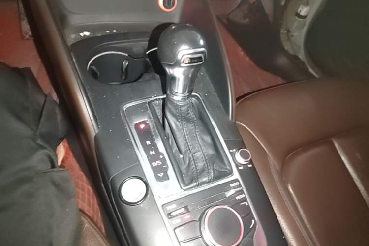 Used Audi A3 2014 Sportback 35 TFSI Automatic Comfort Model Gear Lever