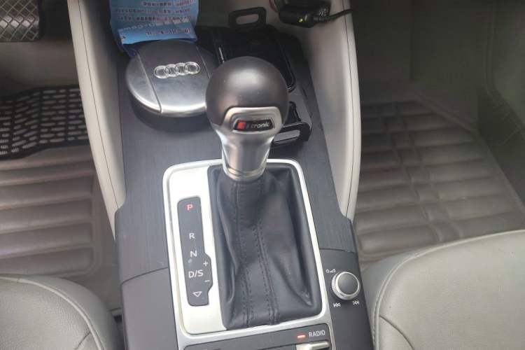 Used Audi A3 2014 Limousine 35 TFSI Automatic Comfort Model Gear Lever