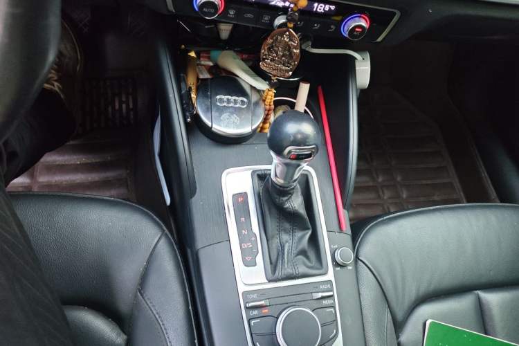 Used Audi A3 2014 Limousine 35 TFSI Automatic Comfort Model Gear Lever
