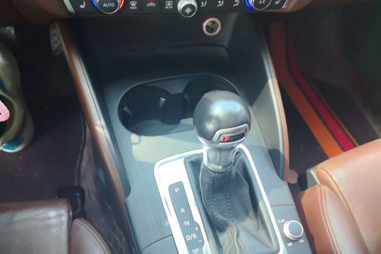 Used Audi A3 2014 Limousine 40 TFSI S line Comfort Model Gear Lever