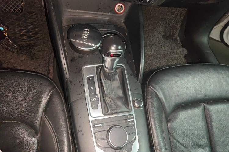 Used Audi A3 2014 Limousine 35 TFSI Automatic Luxury Model Gear Lever