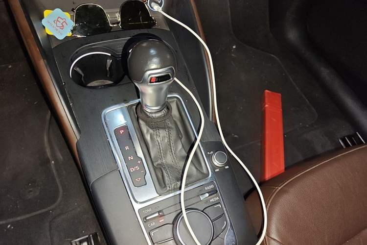 Used Audi A3 2014 Limousine 35 TFSI Automatic Comfort Model Gear Lever