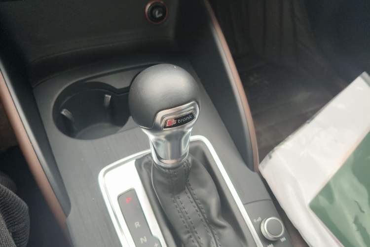 Used Audi A3 2014 Sportback 35 TFSI Automatic Comfort Model Gear Lever