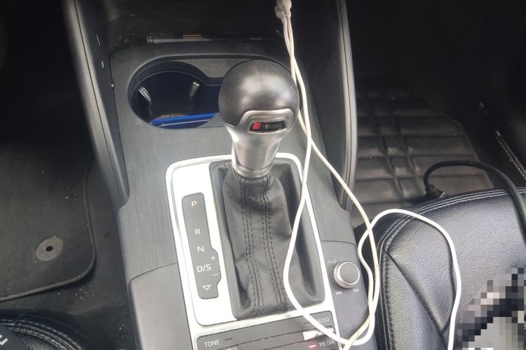 Used Audi A3 2014 Limousine 35 TFSI Automatic Fashion Model Gear Lever