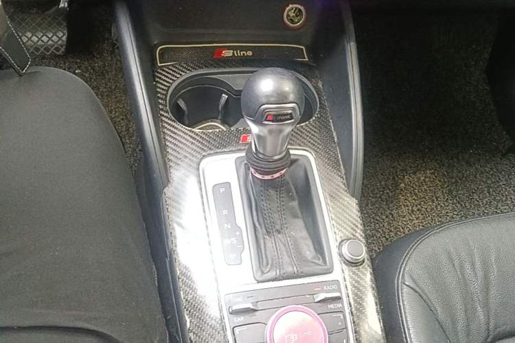Used Audi A3 2014 Limousine 35 TFSI Automatic Comfort Model Gear Lever