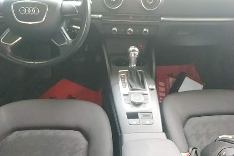 Used Audi A3 2014 Limousine 35 TFSI Automatic Advanced Model Gear Lever