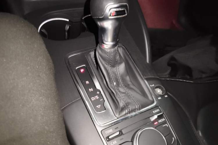 Used Audi A3 2014 Limousine 35 TFSI Automatic Comfort Model Gear Lever