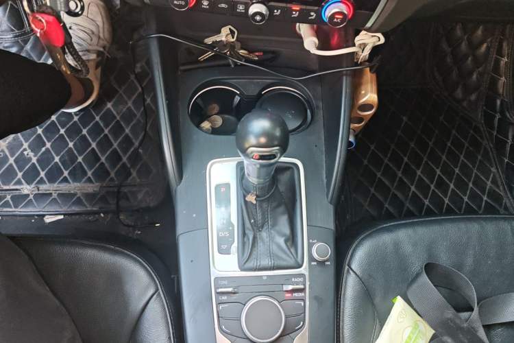 Used Audi A3 2014 Sportback 35 TFSI Automatic Comfort Model Gear Lever