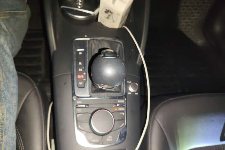 Used Audi A3 2014 Limousine 40 TFSI S line Comfort Model Gear Lever