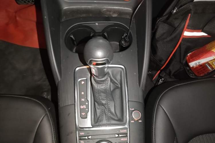 Used Audi A3 2014 Limousine 40 TFSI S line Comfort Model Gear Lever