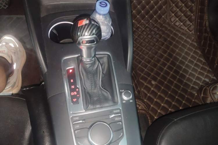 Used Audi A3 2014 Limousine 35 TFSI Automatic Comfort Model Gear Lever