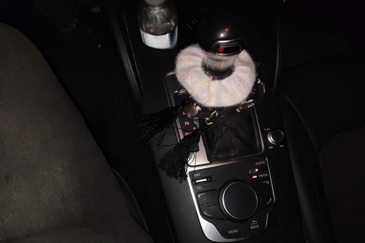Used Audi A3 2014 Limousine 40 TFSI S line Comfort Model Gear Lever