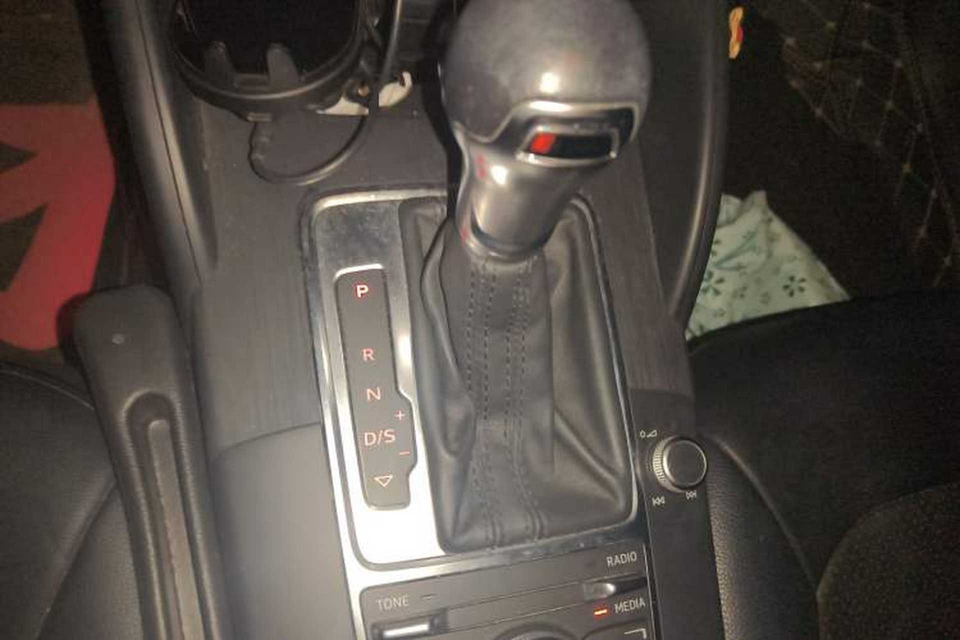 Used Audi A3 2014 Limousine 35 TFSI Automatic Fashion Model Gear Lever