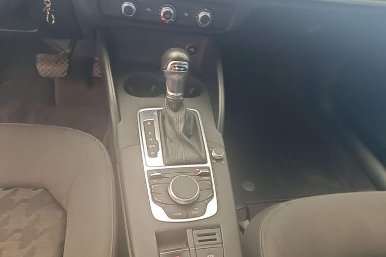 Used Audi A3 2014 Sportback 35 TFSI Automatic Style Edition Gear Lever