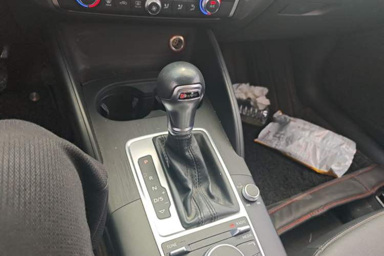 Used Audi A3 2014 Sportback 35 TFSI Automatic Comfort Model Gear Lever