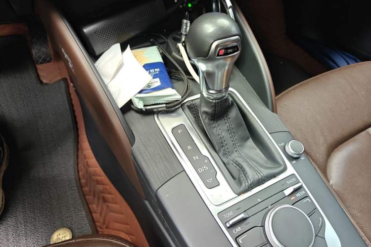 Used Audi A3 2014 Sportback 35 TFSI Automatic Comfort Model Gear Lever