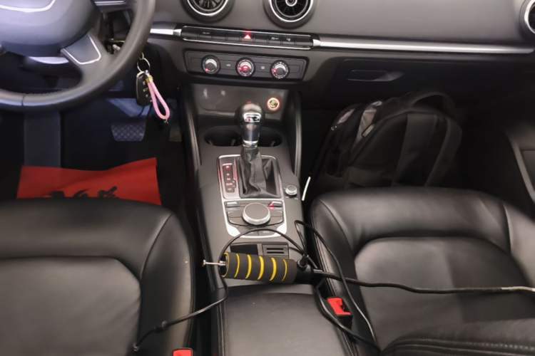 Used Audi A3 2014 Limousine 35 TFSI Automatic Advanced Model Gear Lever