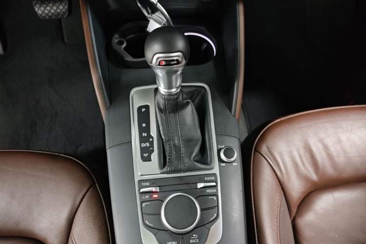 Used Audi A3 2014 Sportback 35 TFSI Automatic Comfort Model Gear Lever