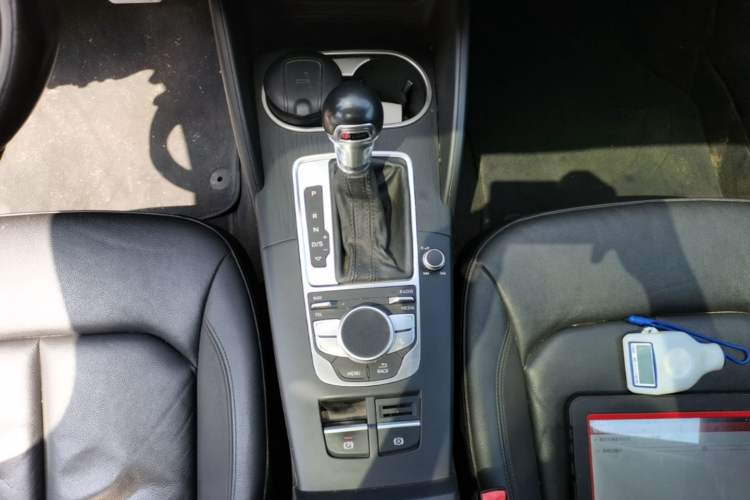 Used Audi A3 2014 Limousine 40 TFSI S line Luxury Model Gear Lever