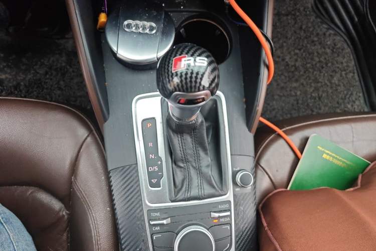 Used Audi A3 2014 Limousine 35 TFSI Automatic Comfort Model Gear Lever