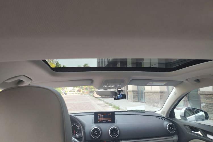 Used Audi A3 2014 Limousine 35 TFSI Automatic Comfort Model Headliner