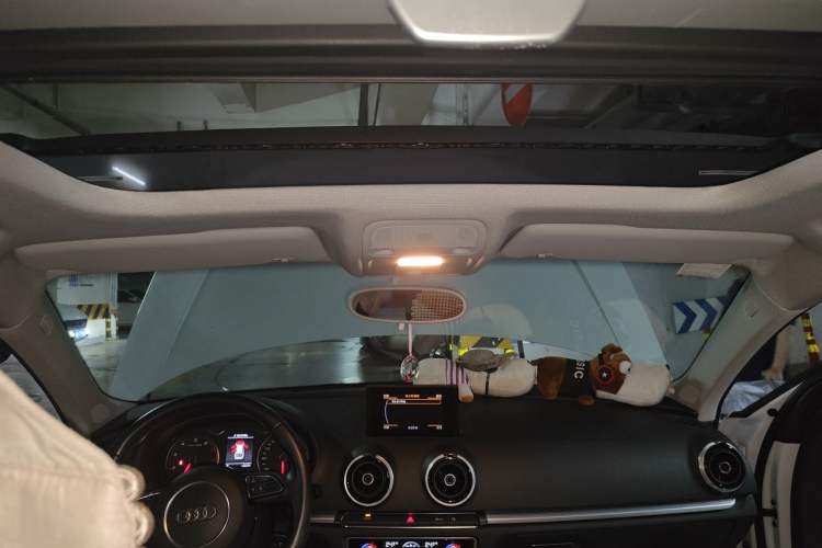 Used Audi A3 2014 Sportback 40 TFSI S line Comfort Model Headliner