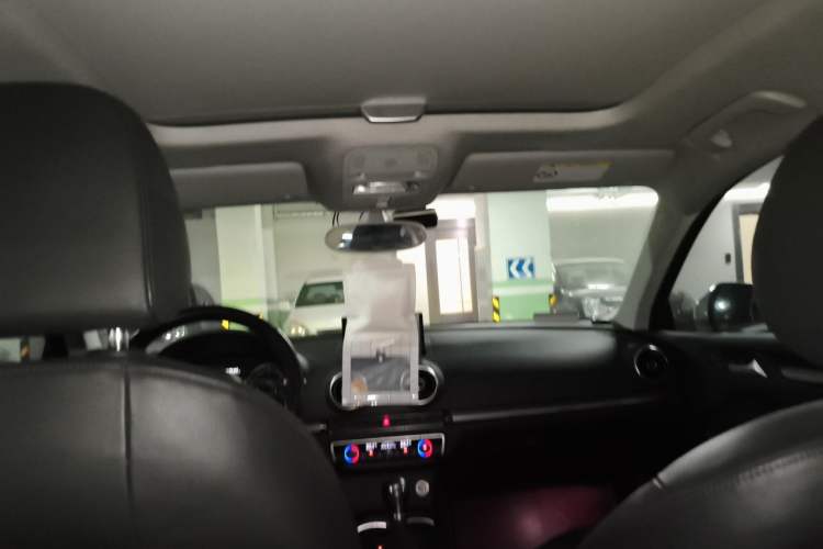 Used Audi A3 2014 Limousine 35 TFSI Automatic Comfort Model Headliner
