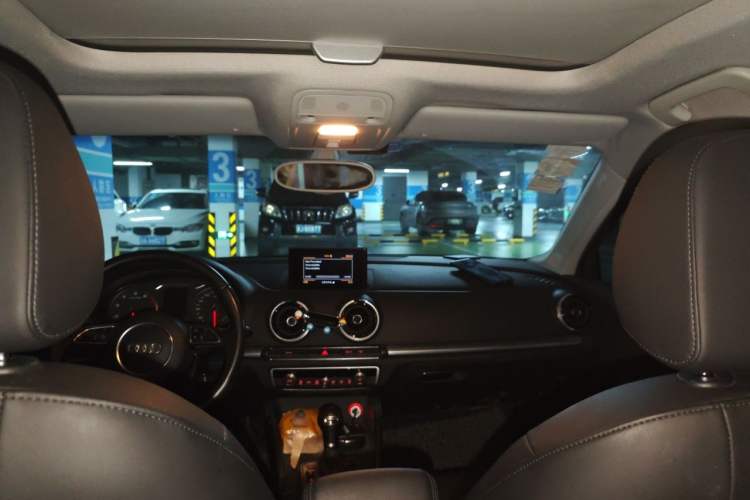 Used Audi A3 2014 Limousine 40 TFSI S line Comfort Model Headliner