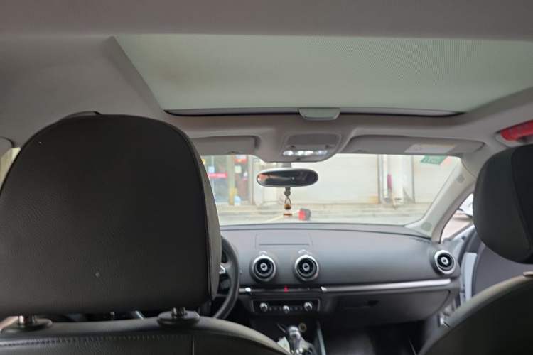 Used Audi A3 2014 Sportback 35 TFSI Automatic Comfort Model Headliner