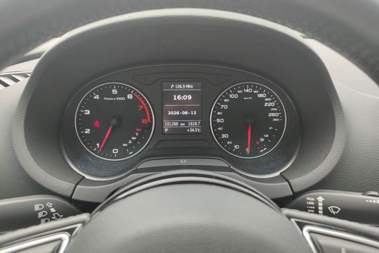 Used Audi A3 2014 Limousine 35 TFSI Automatic Comfort Model Instrument Cluster