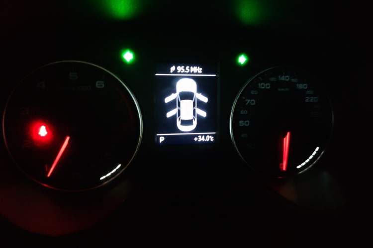 Used Audi A3 2014 Limousine 35 TFSI Automatic Comfort Model Instrument Cluster